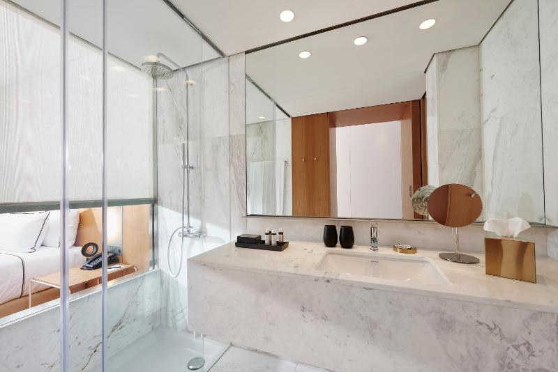 Junior Suite - The Level image 4