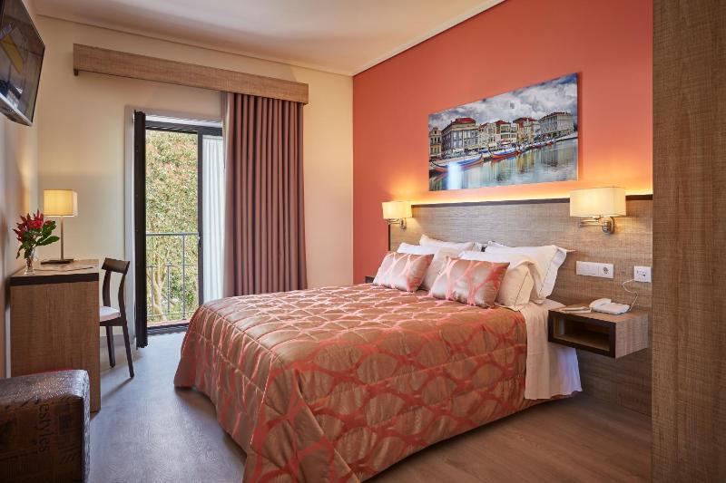 Double Room image 4