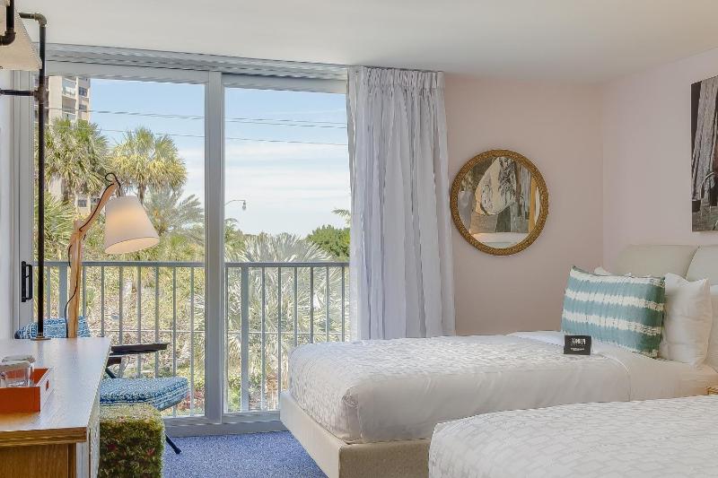 Plunge Beach Resort - image 6