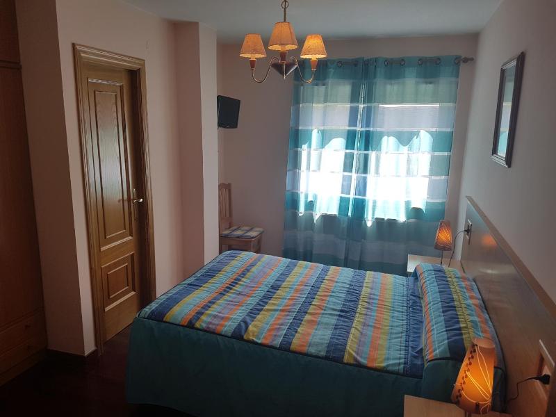 Double or Twin Room image 3