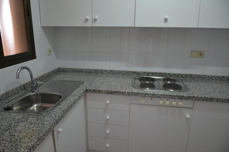 One-Bedroom Apartment with Sea View (2 Adults) image 3