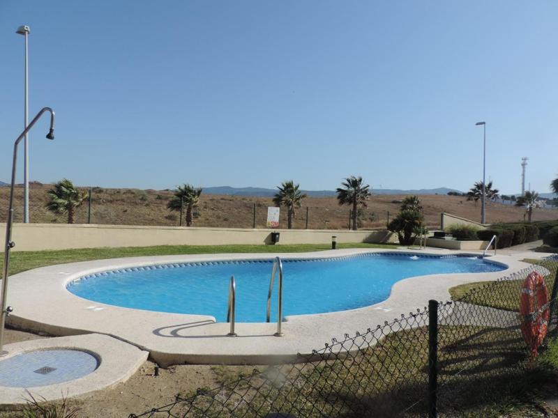 Apartamento con Piscina - image 9