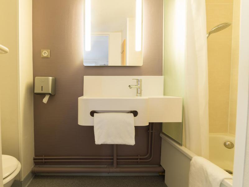 Double Room image 3