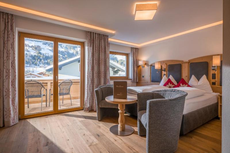 Superior Double or Twin Room with Garden View image 1