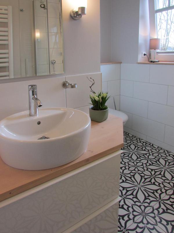 Single Room with Private External Bathroom image 4