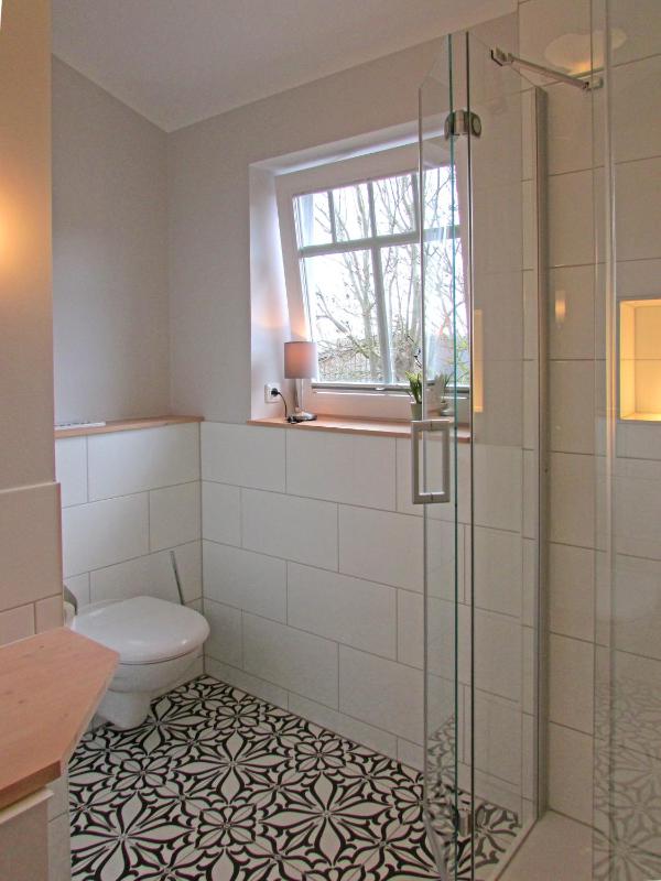 Single Room with Private External Bathroom image 2