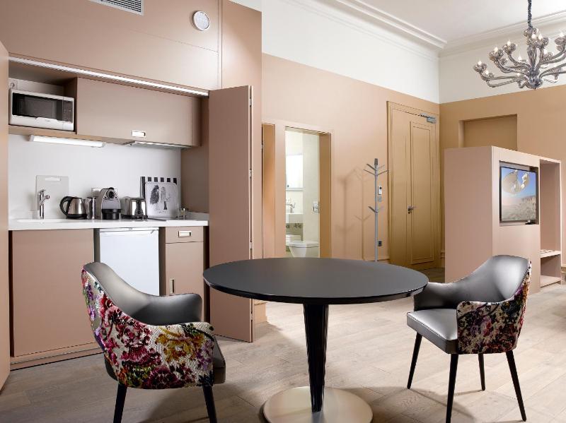 Deluxe Apartment image 3