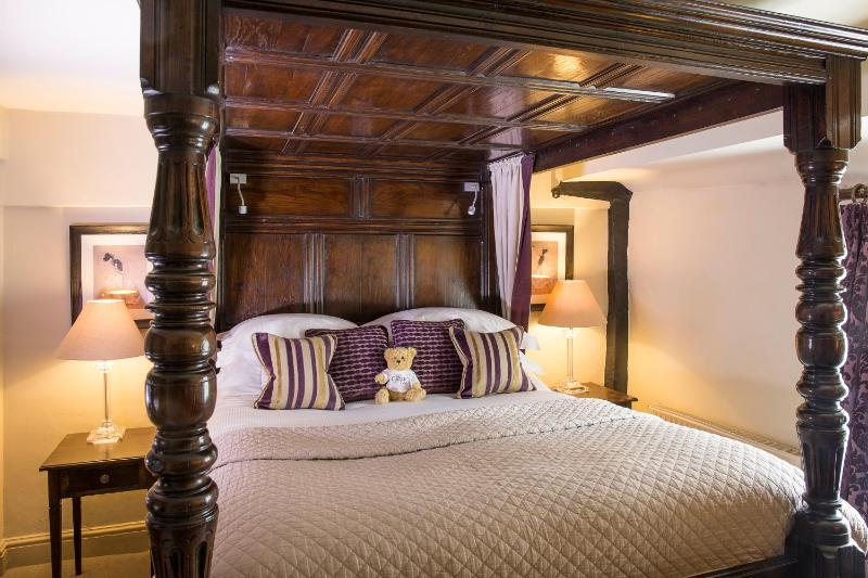 Double Room with Four-Poster Bed image 3