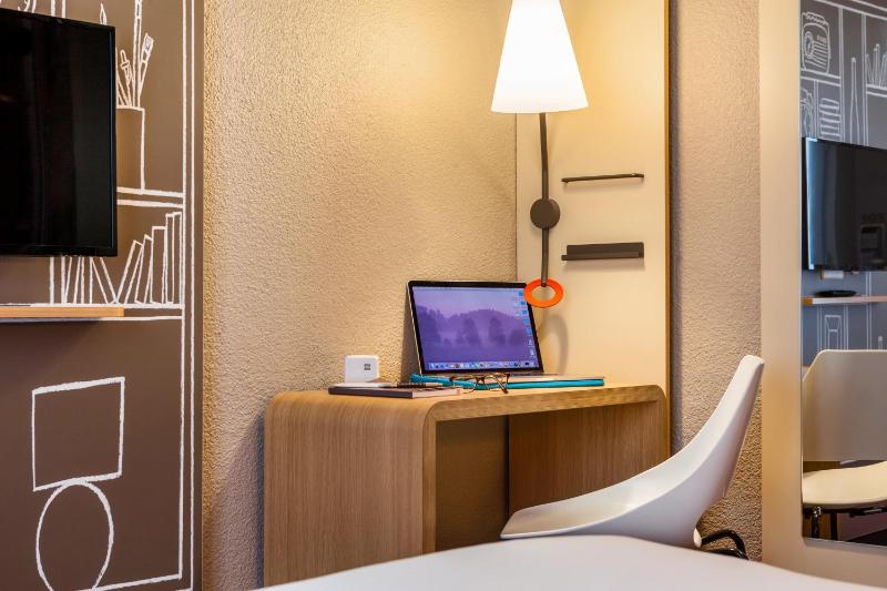 Two Double Room Adjacent image 4