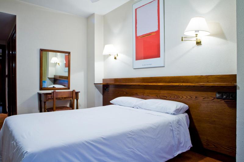 Single Room image 3