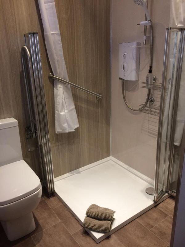 Standard Double Room image 3