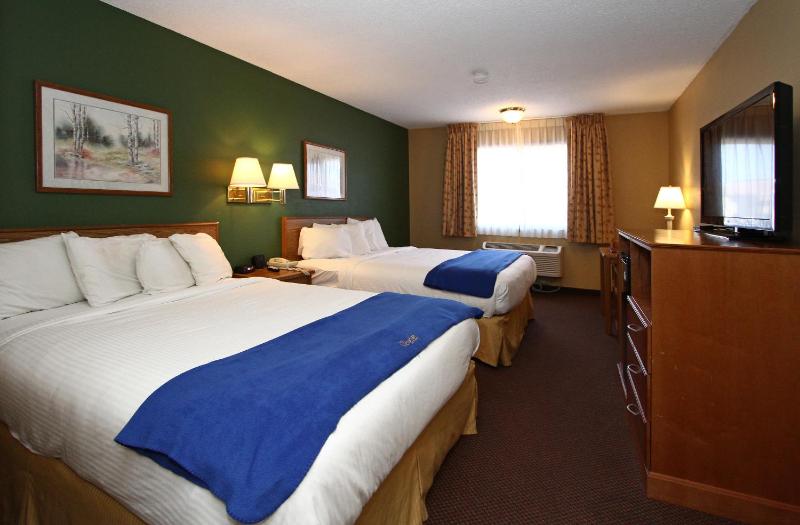 Queen Room with Two Queen Beds - Non-Smoking image 3