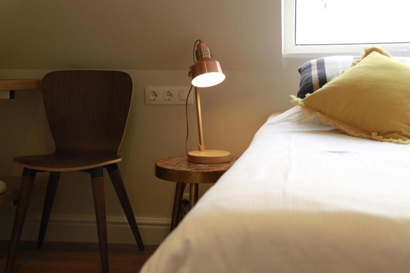 Small Twin Room image 3