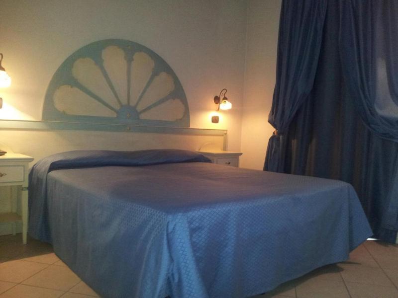 Double or Twin Room image 3