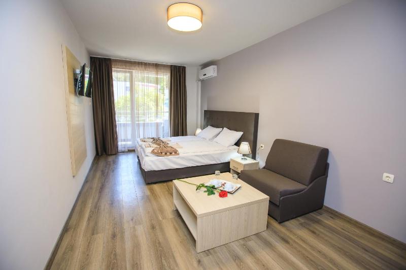 Studio Apartment image 2