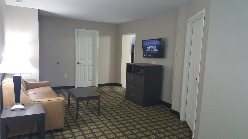 King Suite - Non-Smoking image 2