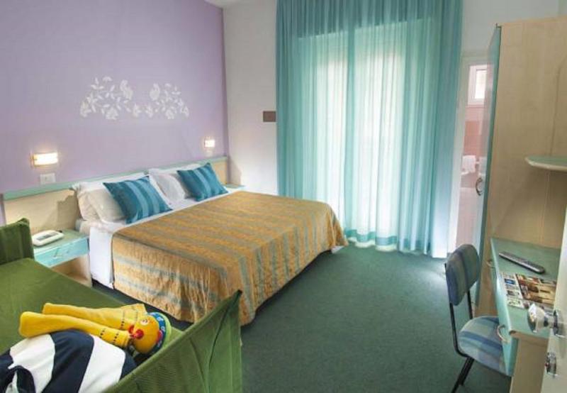 Triple Room with Balcony image 2