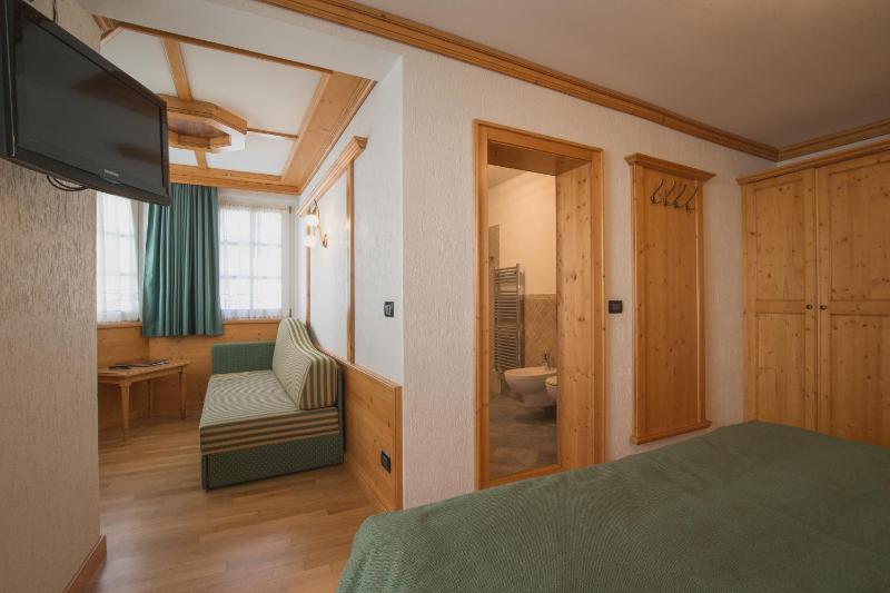 Deluxe Junior Suite image 4