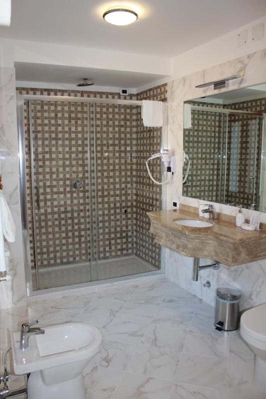 Junior Suite image 2