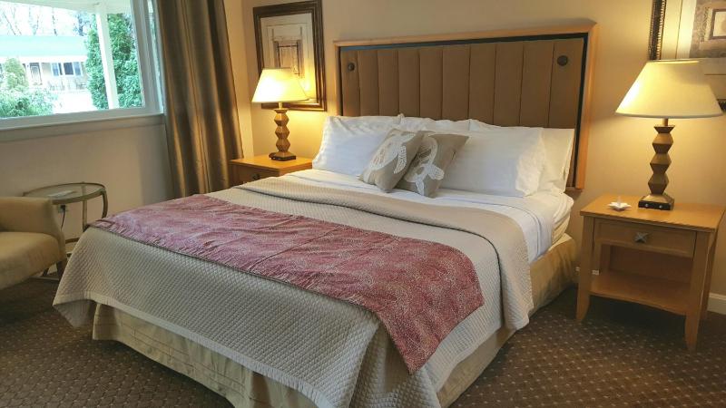 King Room image 3