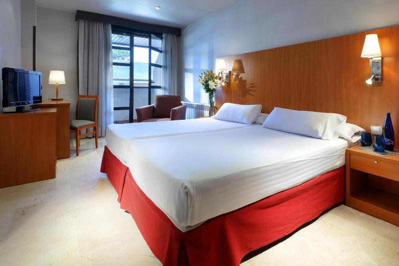 Double or Twin Room image 2