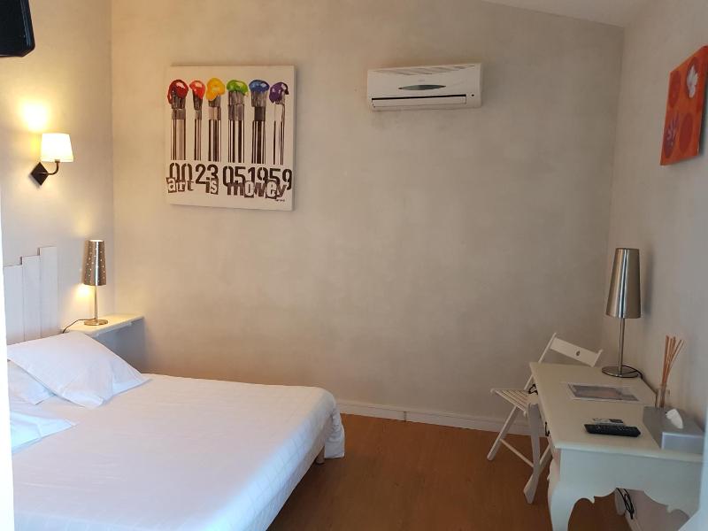 Double Room with Sea and Valley View image 1