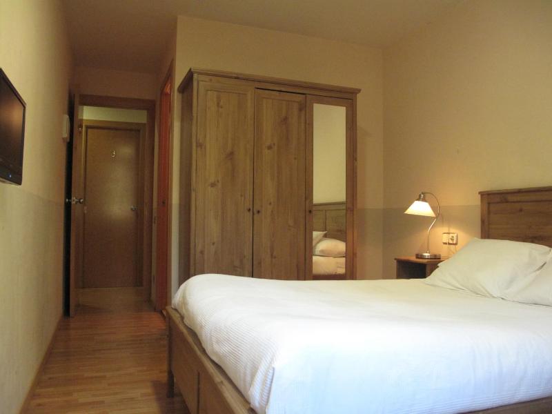 Double or Twin Room image 4
