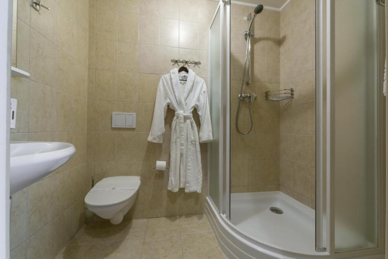 Standard Double Suite image 2