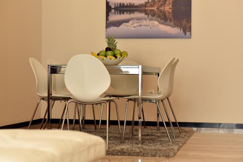 Superior Two-Bedroom Apartment with Terrace and Sea View image 2