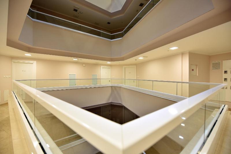 Family Apartment with Two-Bedrooms, Terrace and Sea View  image 2
