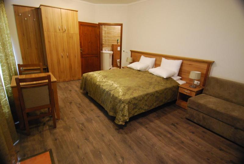 Triple Room with Private Bathroom image 1
