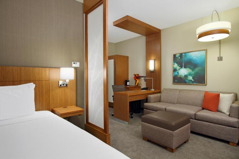 King Room image 3