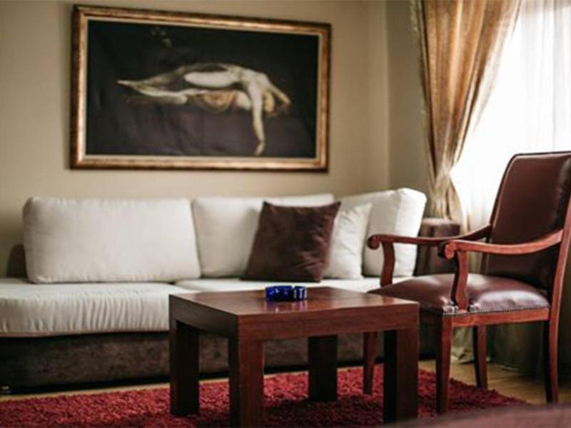Deluxe Suite image 3