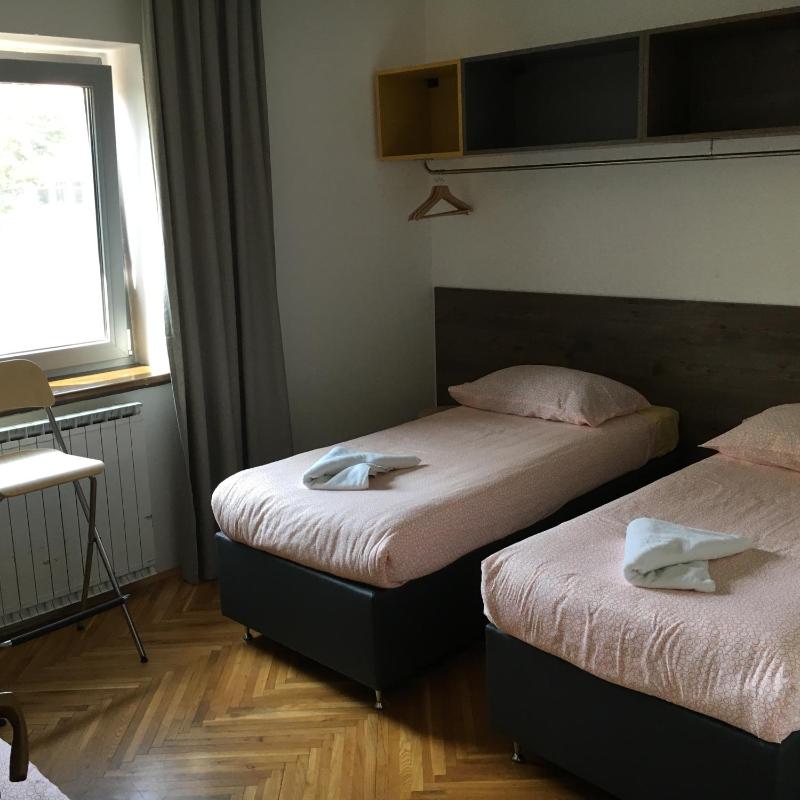 Twin Room with Shared Bathroom image 2