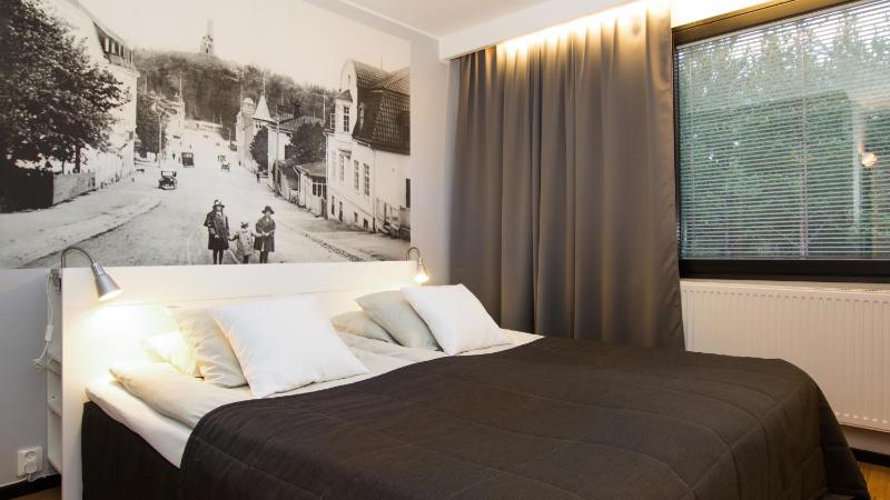 King Suite with Sofa Bed image 2