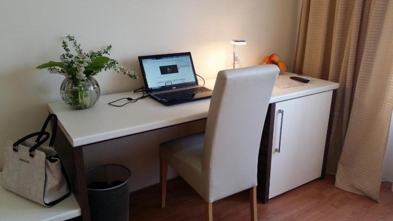 Deluxe Double Room (2 Adults + 1 Child) image 3