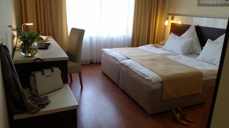 Deluxe Double Room (2 Adults + 1 Child) image 4