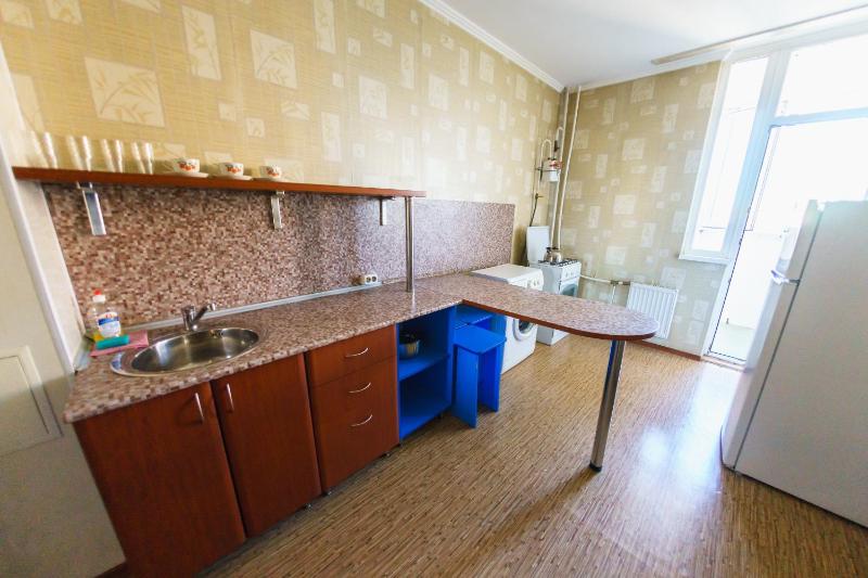 One-Bedroom Apartment image 2