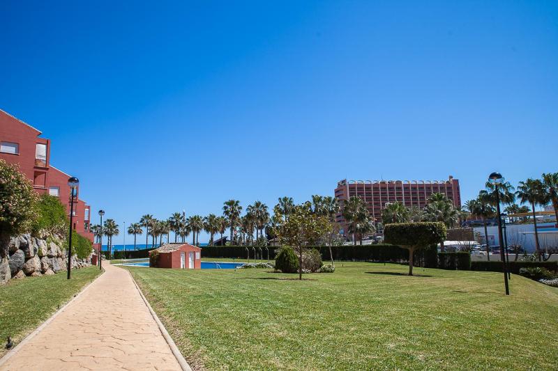Luxury 100 sq.m. sea view apartment - image 6