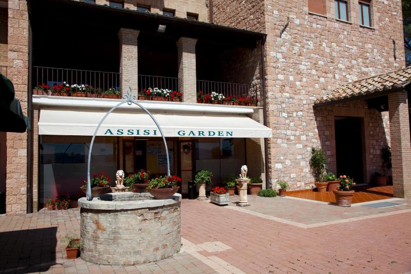 Assisi Garden - image 22