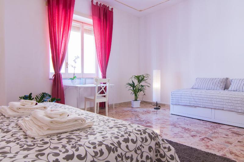 One-Bedroom Apartment image 3