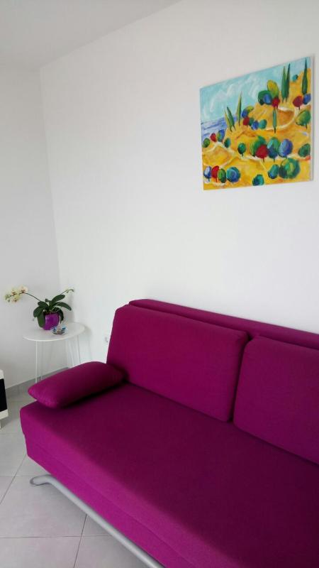 One-Bedroom Apartment image 3