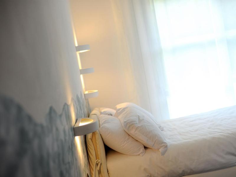 Deluxe Single Room image 1
