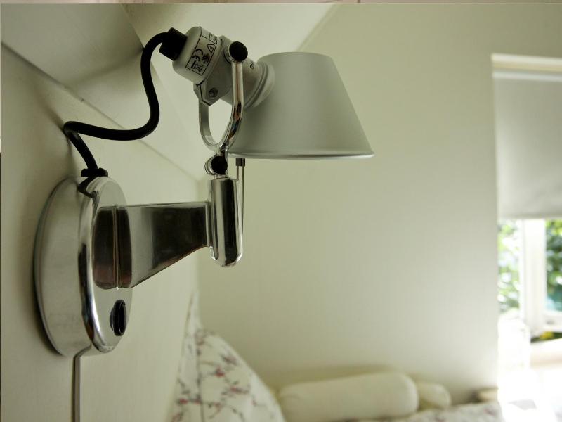 Small Twin Room image 4