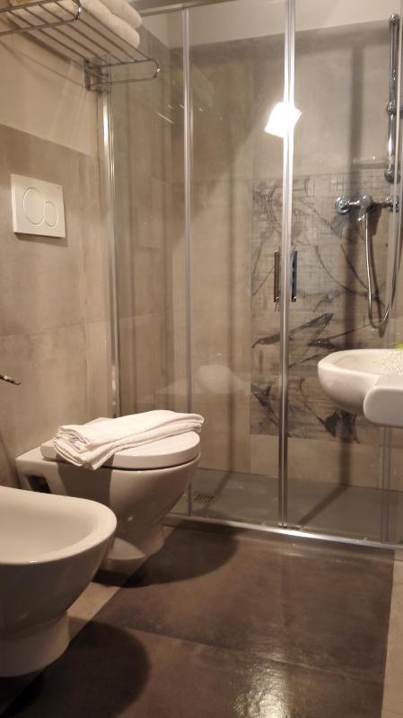 Quadruple Room image 4