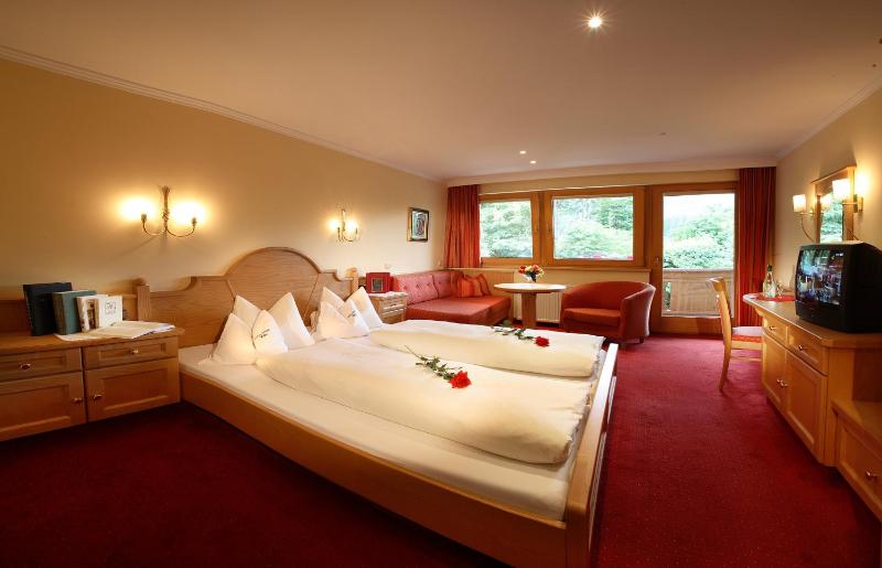 Comfort Double Room with Balcony image 3