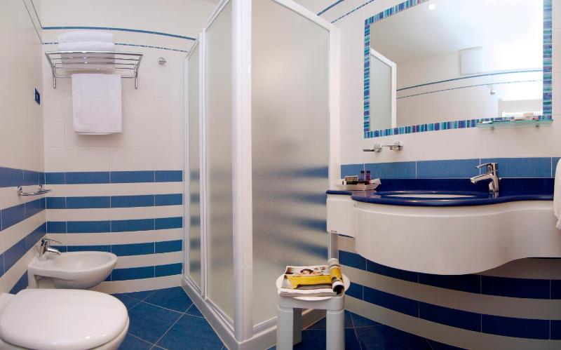 Single Room image 2