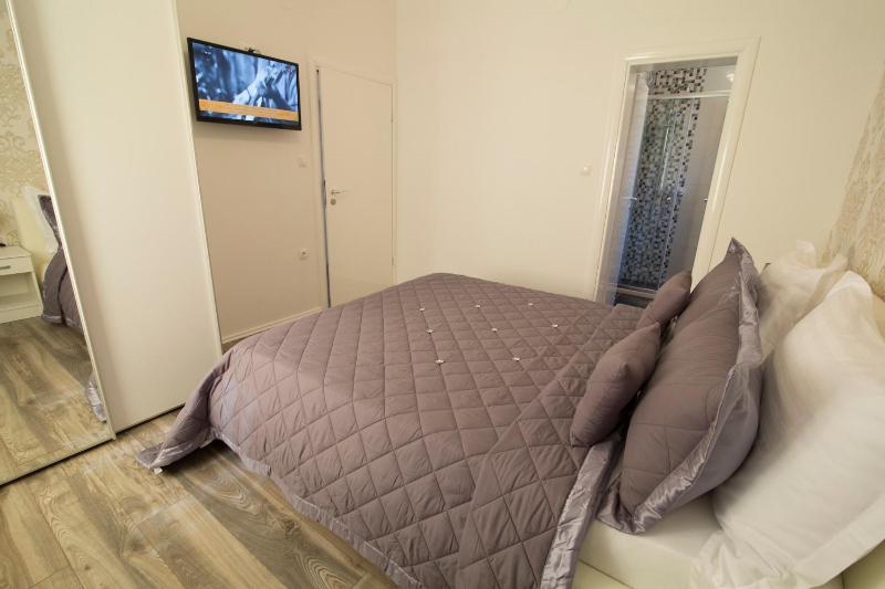 Villa Petra Apartment with private pool - image 21