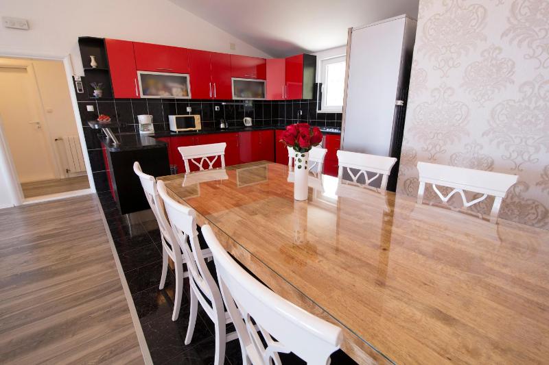 Villa Petra Apartment with private pool - image 6