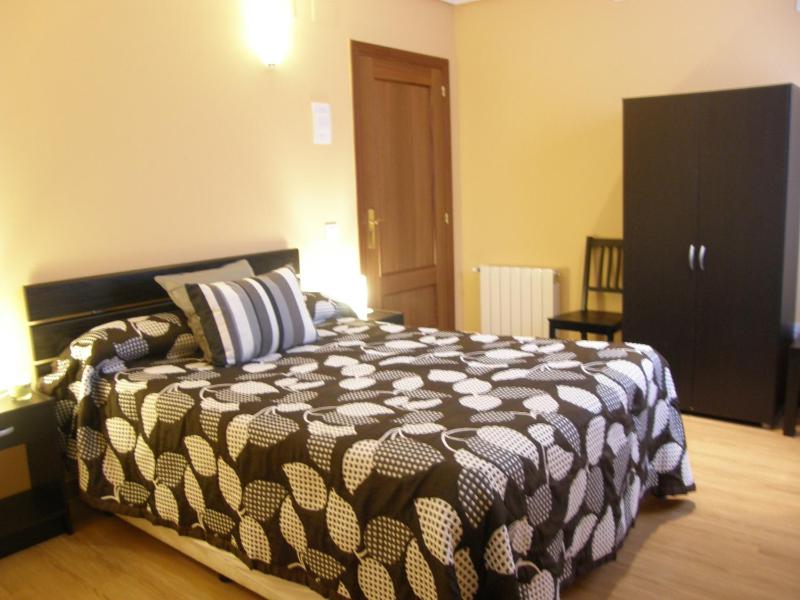 Twin Room image 2